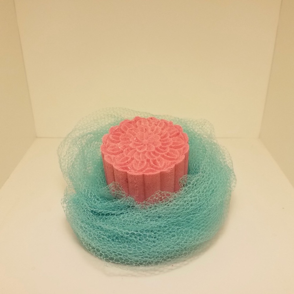 Cherry Almond 6oz Disc Bath Bomb